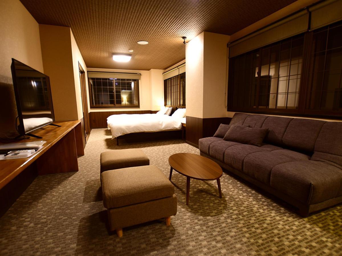 Kutsurogijyuku Shintaki Hotel Айдзувакамацу Екстериор снимка