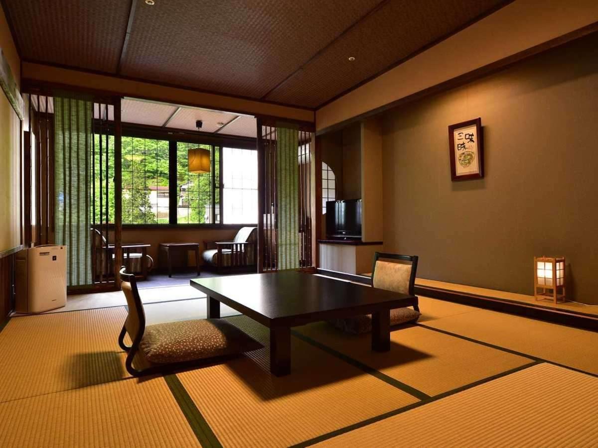 Kutsurogijyuku Shintaki Hotel Айдзувакамацу Екстериор снимка