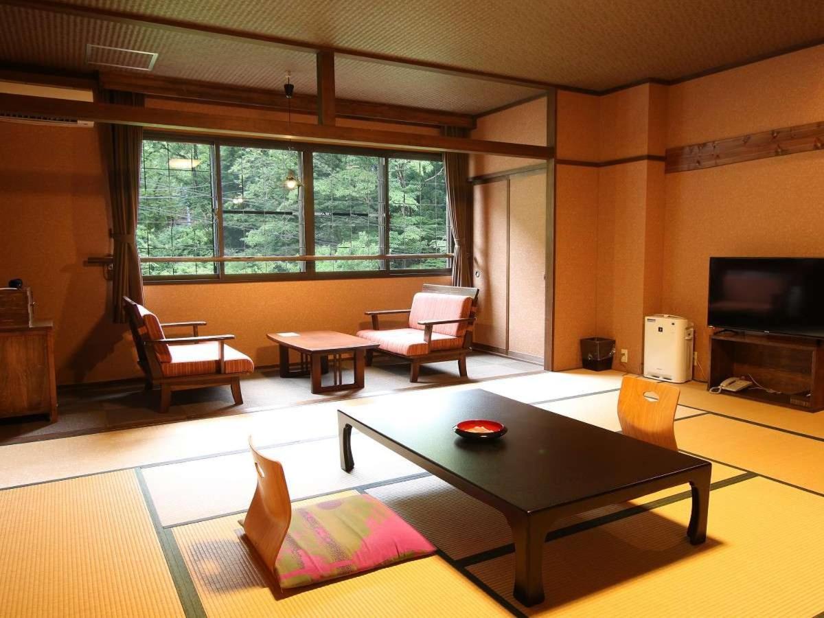 Kutsurogijyuku Shintaki Hotel Айдзувакамацу Екстериор снимка