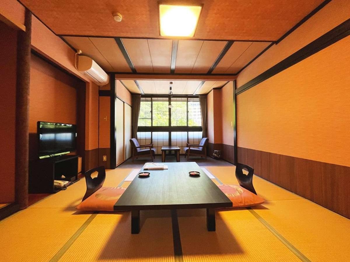 Kutsurogijyuku Shintaki Hotel Айдзувакамацу Екстериор снимка