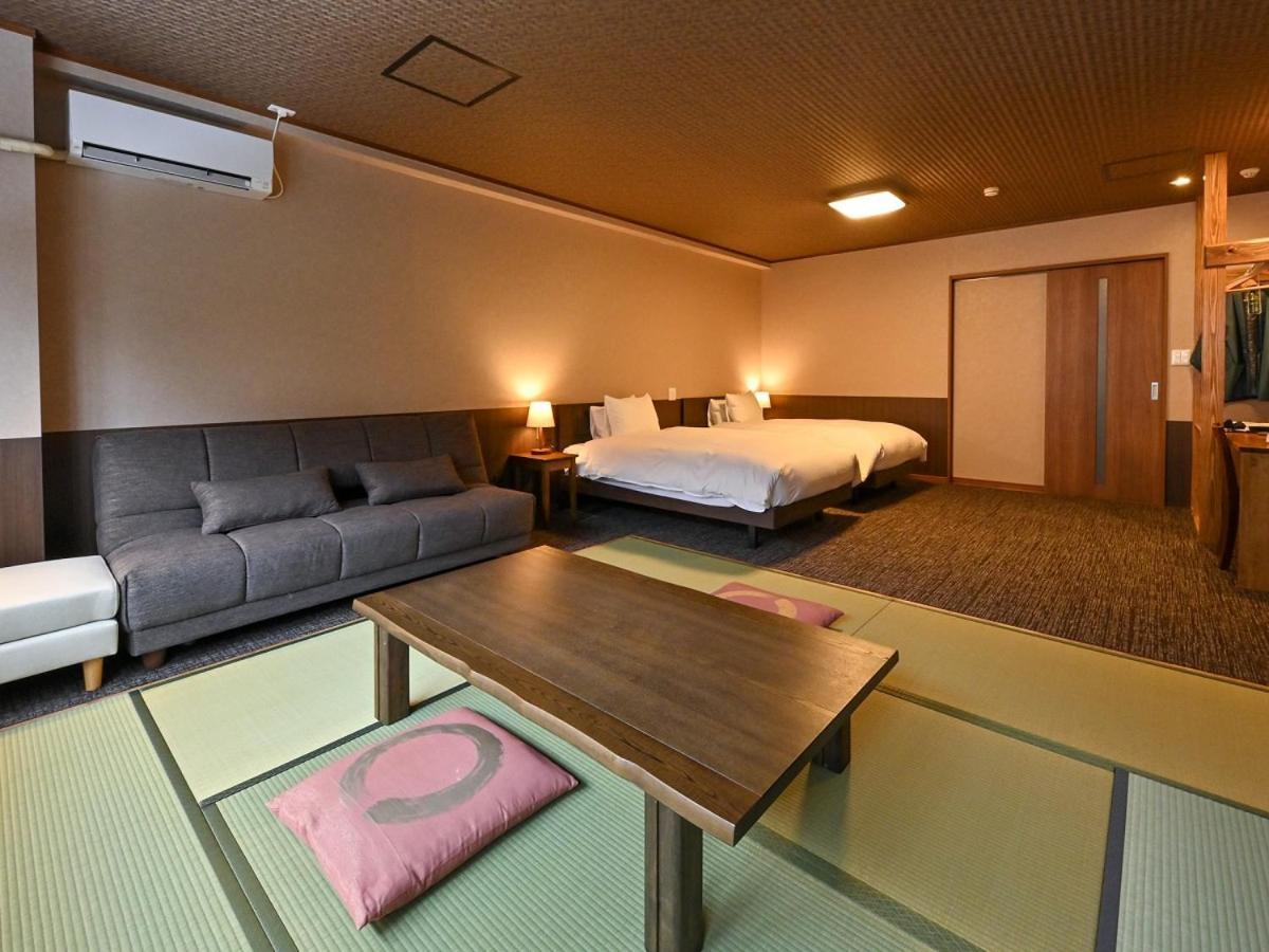 Kutsurogijyuku Shintaki Hotel Айдзувакамацу Екстериор снимка