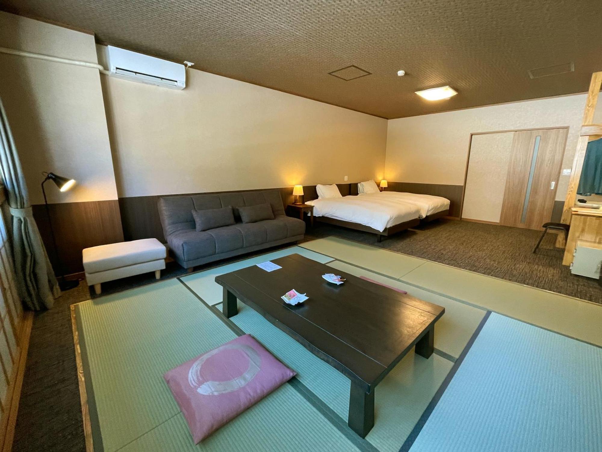 Kutsurogijyuku Shintaki Hotel Айдзувакамацу Екстериор снимка