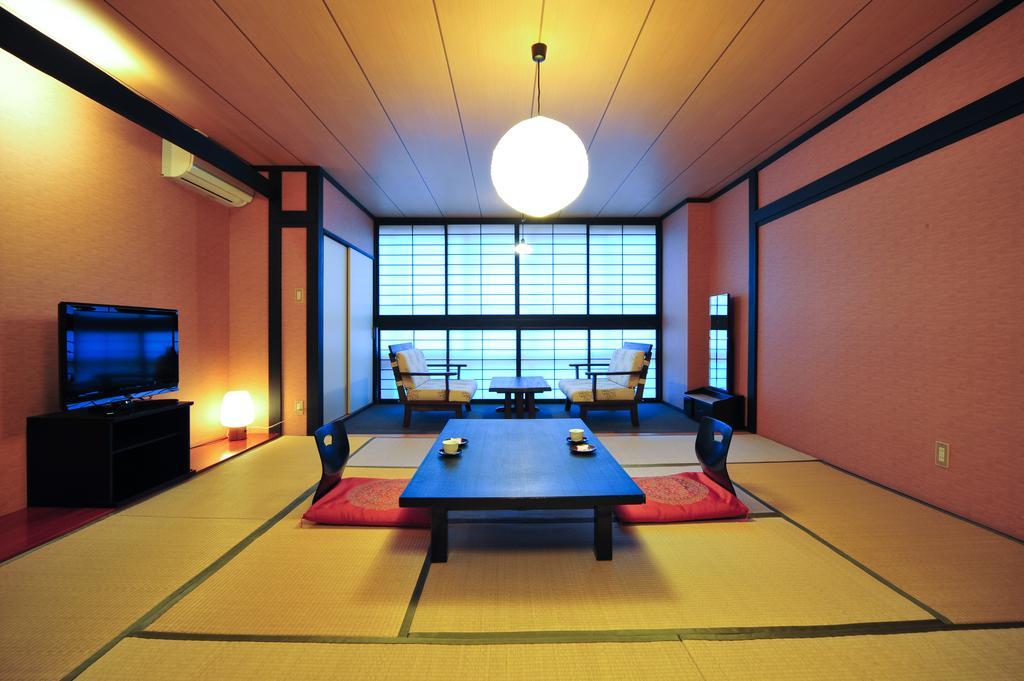 Kutsurogijyuku Shintaki Hotel Айдзувакамацу Екстериор снимка